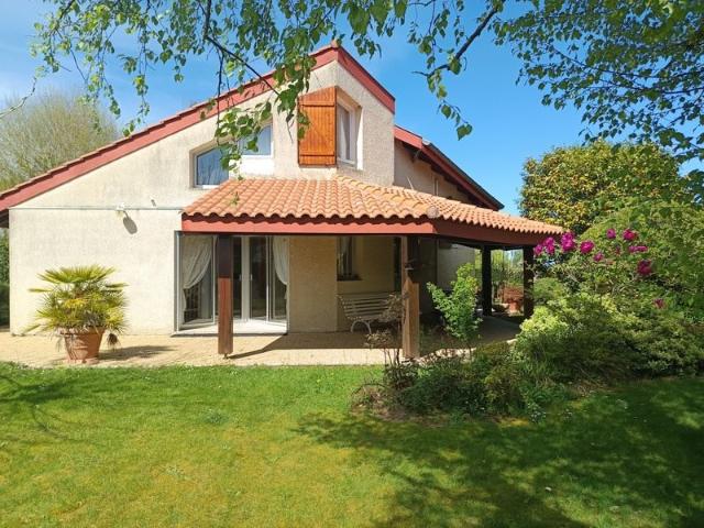 Maison d’Architecte Lumineuse 4 chambres, Piscine et Grand. 150m² Aire sur l'Adour