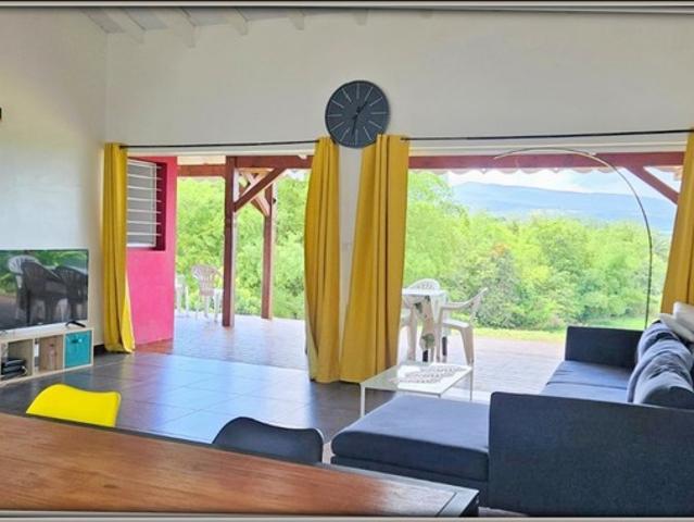 Maison d’architecte récente à LAMENTIN vue dégagée – Calme absolu