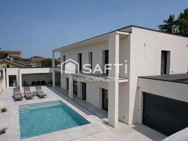 Maison d’architecte 2019 – DPE A – Prestations d’exception – 321 m² habitables – Piscine – Domotique