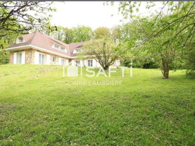 Maison d architecte 300m 2 sur 10 hectares