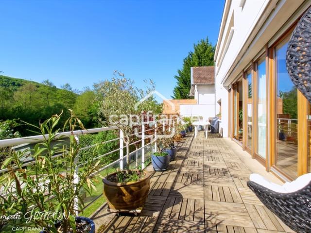 Maison d’architecte 7 pièces 220m2 vue et accès Moselle via ponton privatif LIVERDUN 54