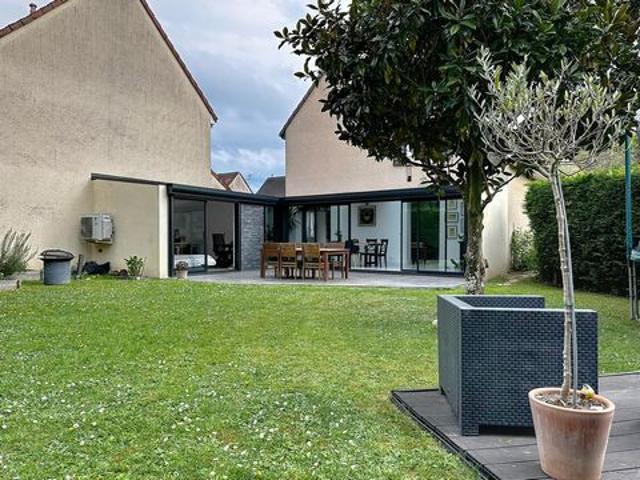 Maison d’environ 125 m2 sur 422 m2 de terrain