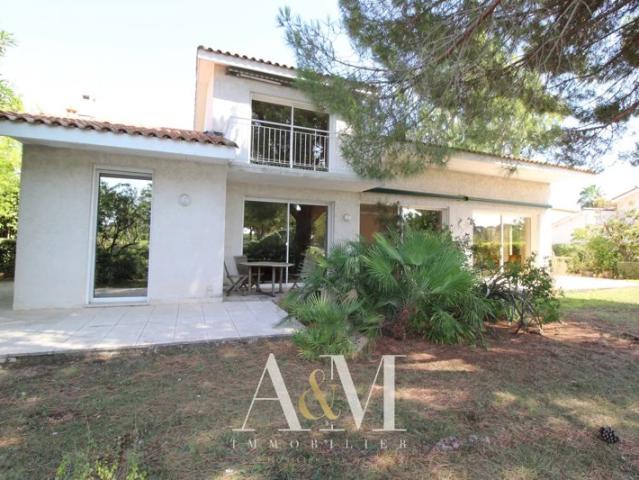 Maison d’exception en première ligne sur le Golf de Massane – 215 m² habitables sur 900 m² de terrain