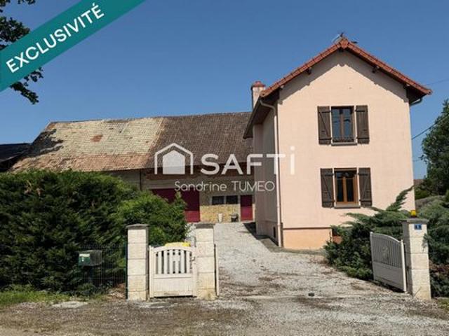 Maison d’habitation et dépendances de caractère au fort potentiel