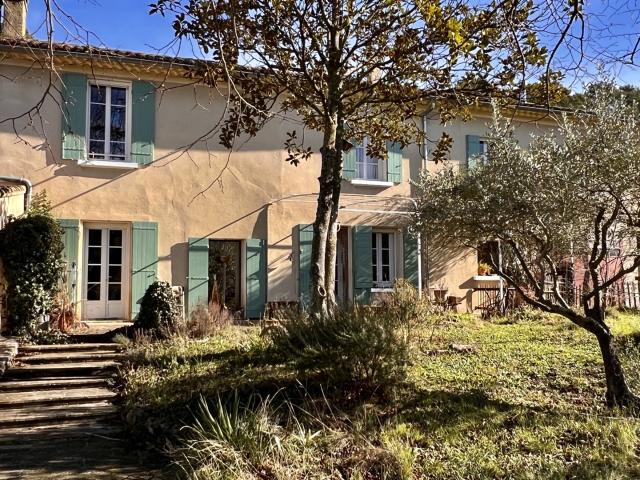 MAISON DANS UN MAS DE CAMPAGNE