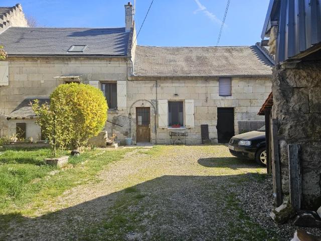 Maison dans village calme