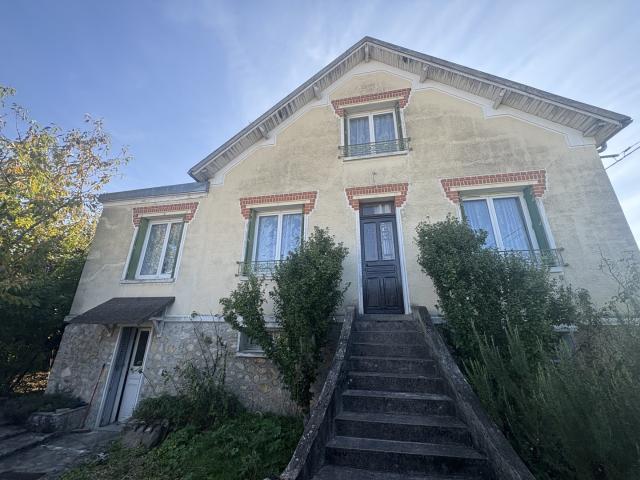 MAISON DANS QUARTIER AGREABLE A SENS