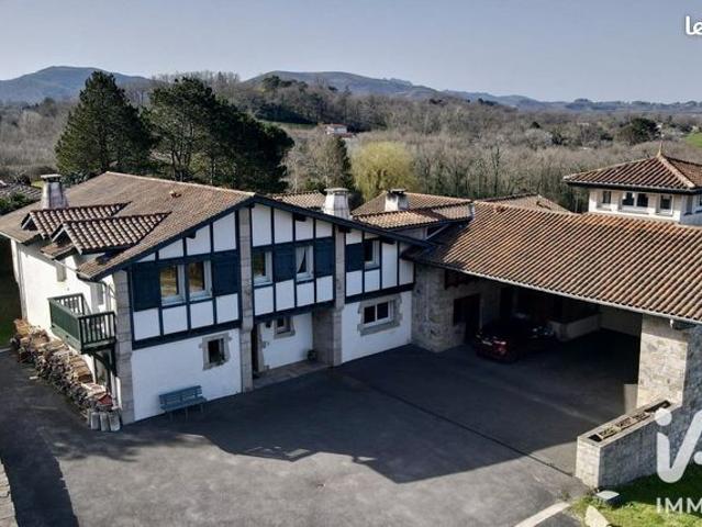 Maison d'architecte 10 pièces 300 m²
