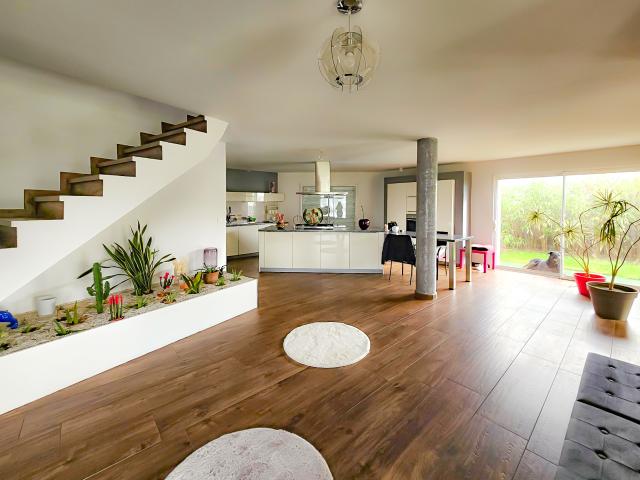 Maison d'architecte 1200m2 de terrain
