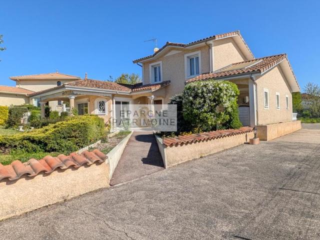 Maison d'architecte 152m2 garage 41m2 terrain 1000m2 Hyper centre Satolas et Bonce