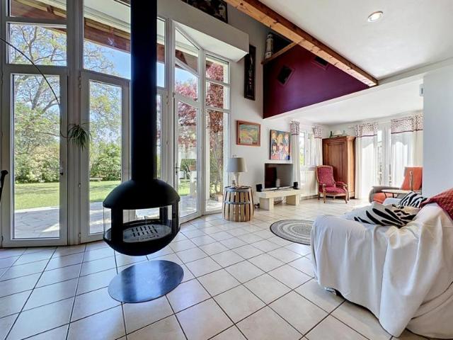 Maison d'architecte 173 m² – 4 chambres – Jardin paysagé et luminosité
