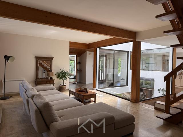 Maison D'architecte 198 M2 197m² Smarves