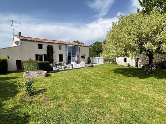 Maison190m² 6 pièces Corme Royale 3 000m² terrain