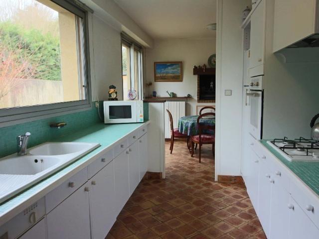 Maison d'Architecte 269 m² Habitables avec Piscine Intérieure