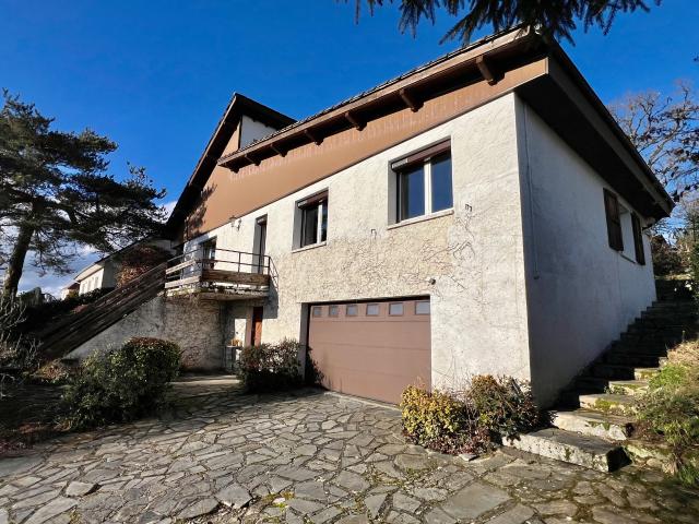 Maison d'architecte 7 pièces 144,50 m2 avec jardin et piscine intérieure