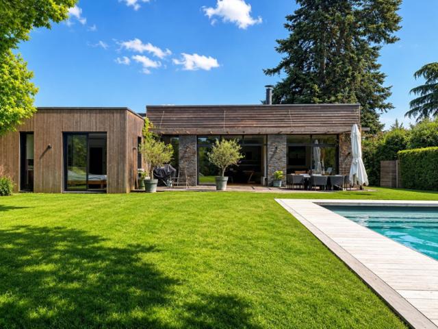 Maison d'architecte 7 pièces avec piscine