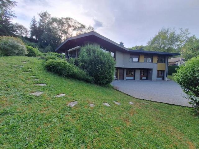 Maison d'architecte 7 pièces de 190 m² à Alby sur Chéran