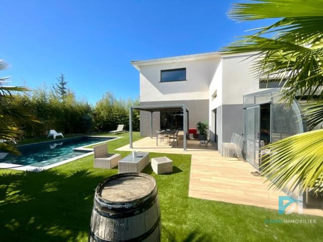 Maison d'architecte 7 pièces de 220 m2 à Servian 34290