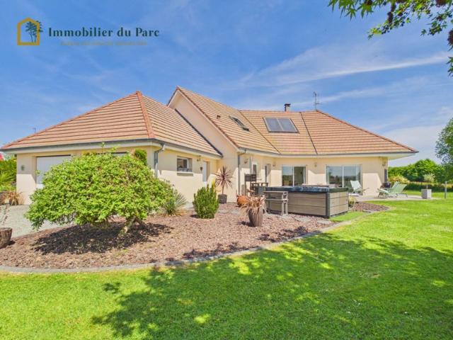 Maison d'architecte 8 pièces 223 m² — Spa, sauna, garage double, terrain 1 491 m² — Autrechêne 90