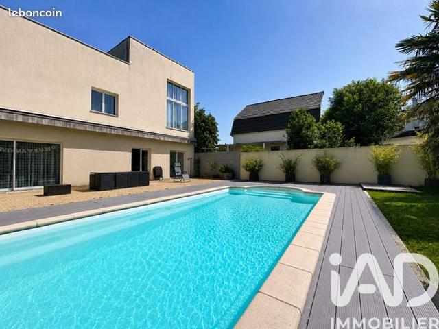Maison d'architecte 8 pièces 245 m²