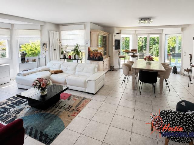 Maison d'architecte contemporaine 190 m² Vieux Bezann 171m² Bezannes