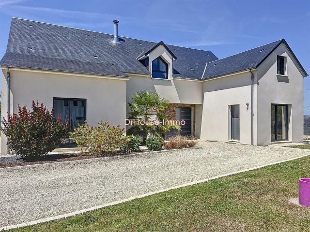 Maison d'Architecte contemporaine, 250 m2, 6 Chambres, garag. 248m² Château la Vallière