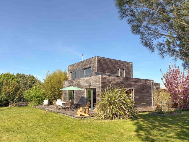 Maison d'architecte contemporaine en bois 129 m2 avec jardin arboré Marmande 47200
