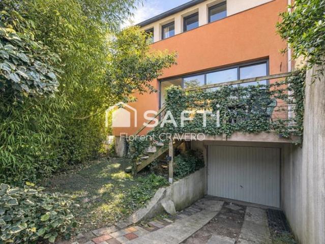 Maison d'architecte au calme, proche métro