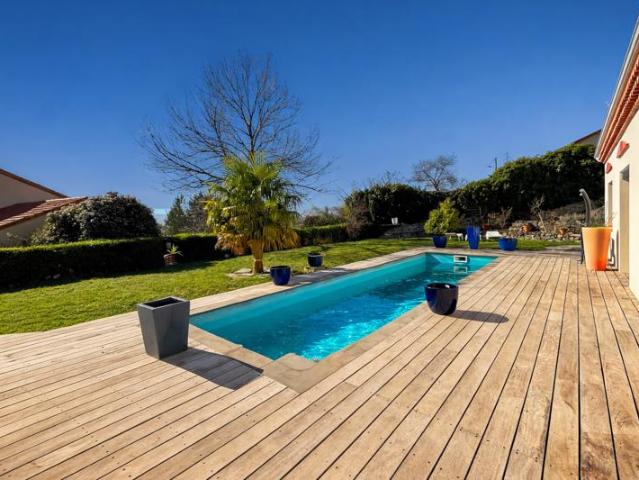 Maison d'architecte avec vue panoramique à Chanturgue 265