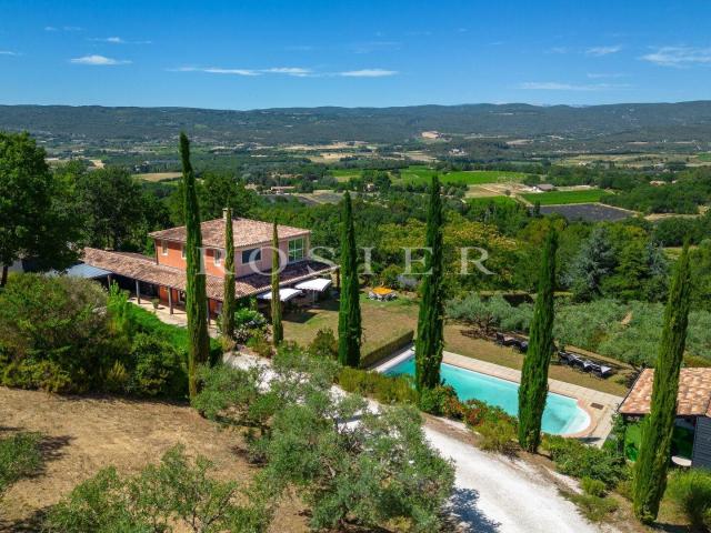 Maison d'architecte avec vue panoramique face au village de. 180m² Roussillon