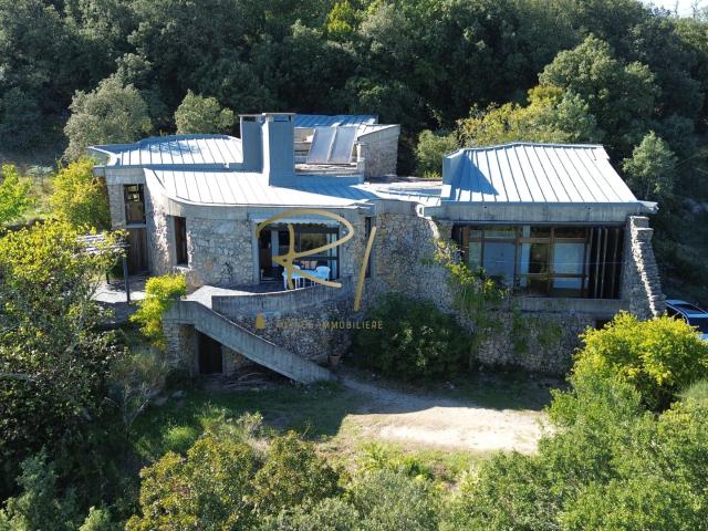 Maison d'architecte avec vue panoramique sur les Gorges de l'Ardèche