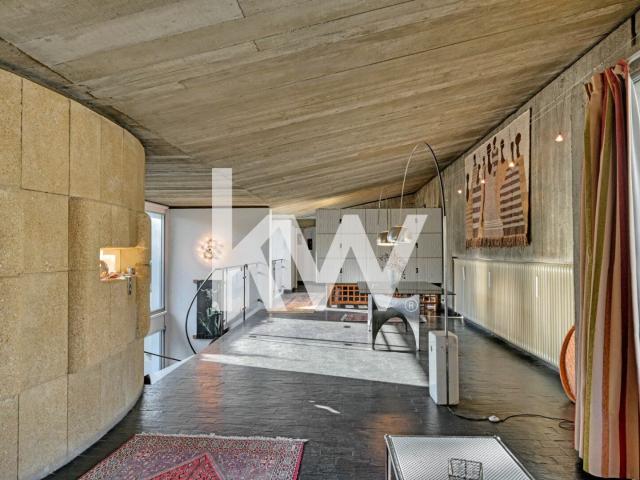 MAISON D'ARCHITECTE AVEC GARAGE DOUBLE ET JARDIN A AIGUES MORTES