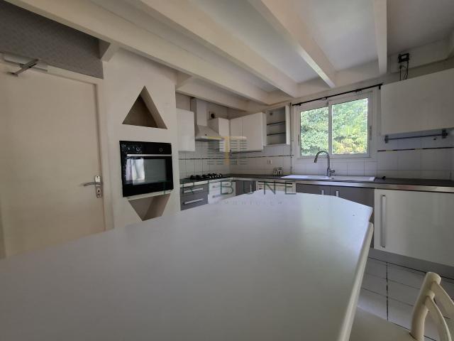 MAISON D'ARCHITECTE AVEC JARDIN ET DOUBLE GARAGE