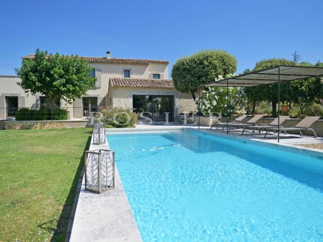 Maison d'architecte avec piscine et vues entre Gordes et Mén. 260m² Beaumettes