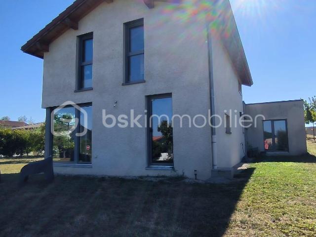 Maison d'architecte de 111 m² à Garnerans