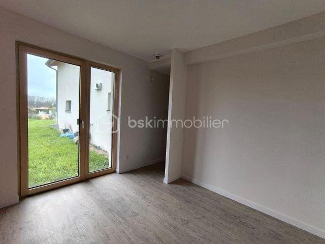 Maison d'architecte de 111 m² à Garnerans