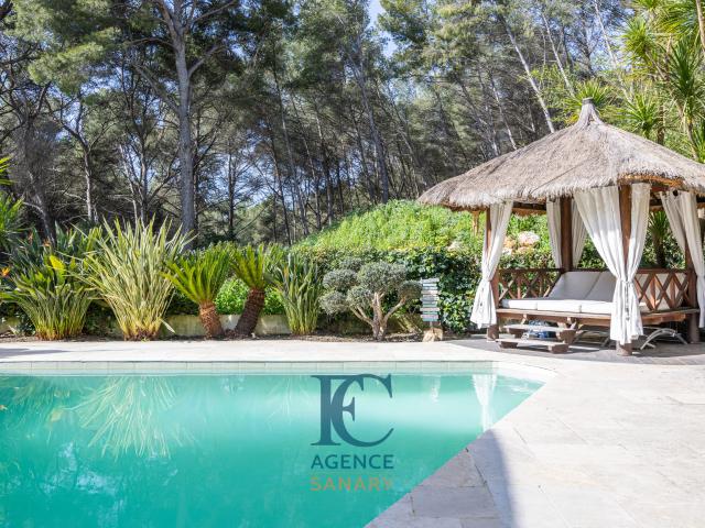 Maison d'architecte de 216 m2 à proximité de la plage Dorée