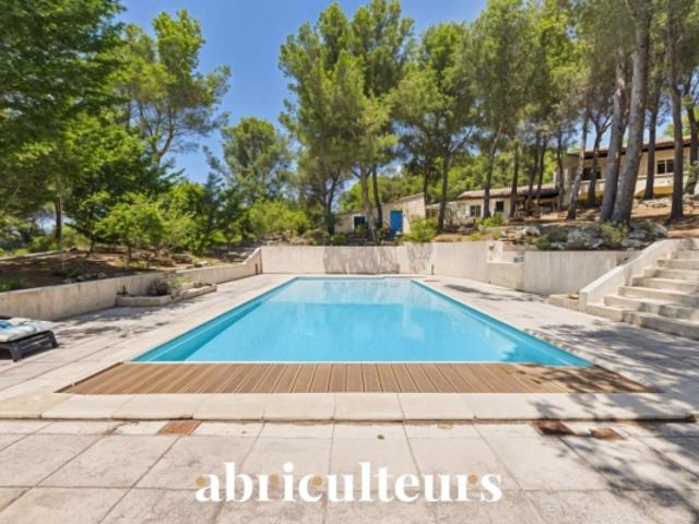Maison d'architecte de 8 pièces à vendre proche Aix en Provence