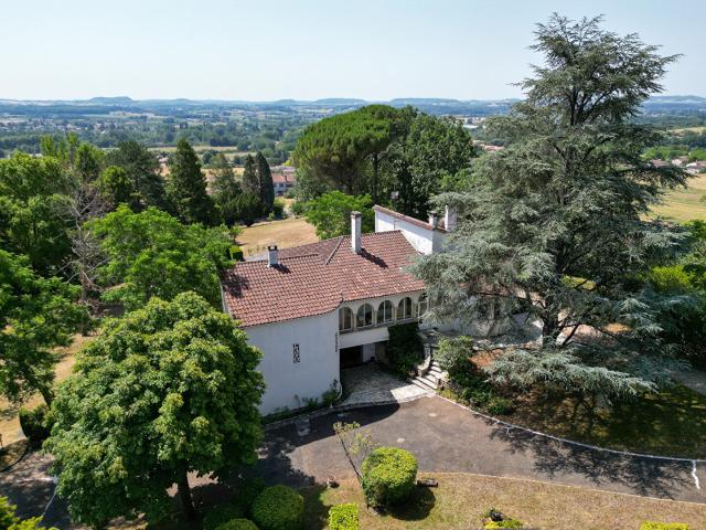 Maison d'architecte de caractère avec parc arboré