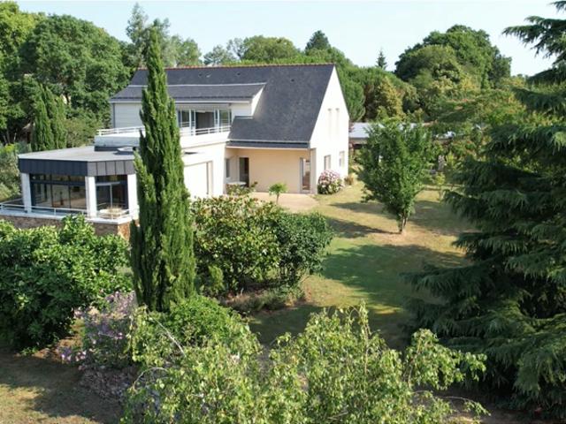 Maison d'architecte La Chapelle Saint Laud 8 pièces 244 m2