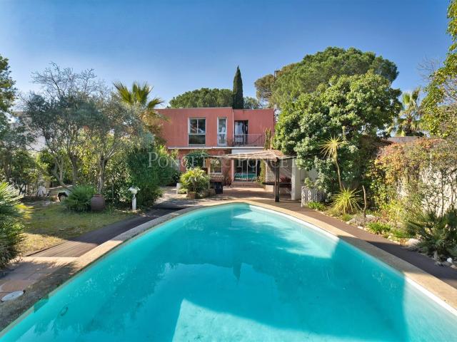 Maison d'architecte sur une parcelle arborée 245m² Montpellier