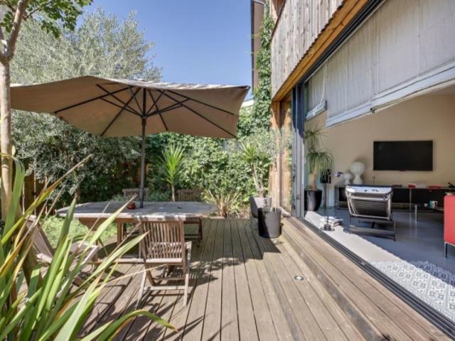 Maison d'architecte proche du jardin Public avec extérieurs et garage