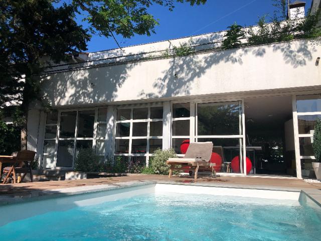 Maison d'architecte trois chambres avec piscine et jardin