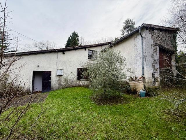 MAISON DEUX CHAMBRES AVEC GRANGE