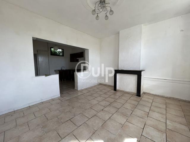 Maison deux chambres possibilité trois et jardin