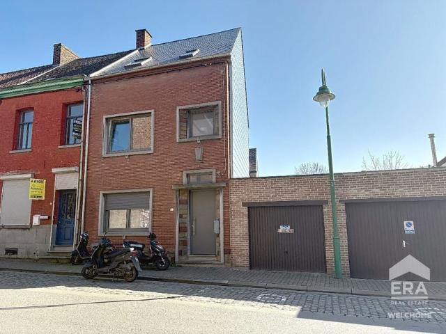 Maison deux facades à vendre pour 149000 euro avec 3 chambres à coucher