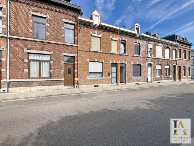 Maison deux facades à vendre pour 169000 euro avec 3 chambres à coucher