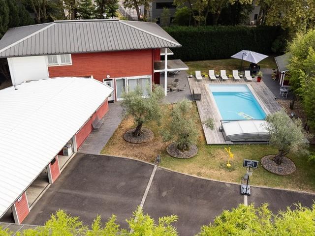 Maison d'exception, 220m², piscine, Pool house, 4 chambres, Triple Garage 90m², Terrain 1560m² sans vis à vis à Pau 64