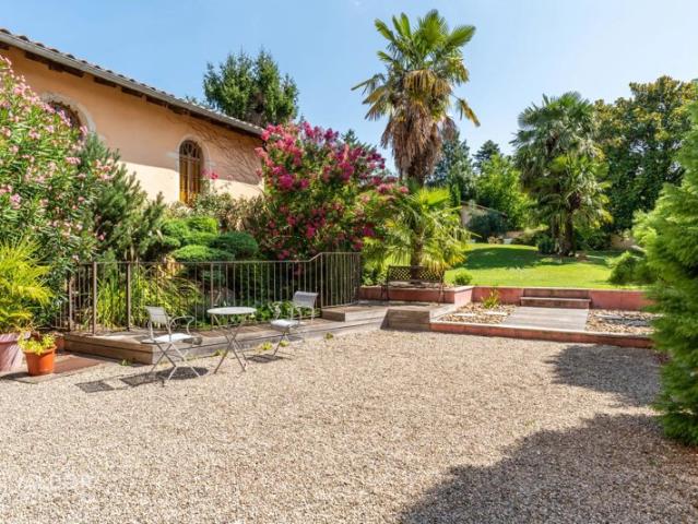 MAISON D'EXCEPTION 250M2 HYPER CENTRE FAREINS