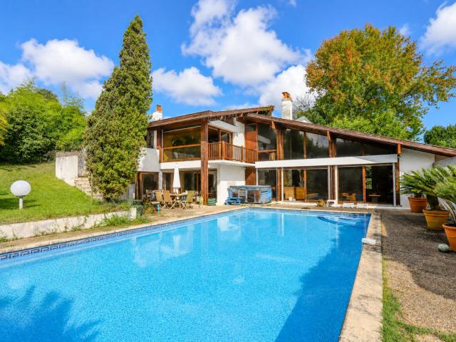 Maison d'exception à vendre à Arbonne 7 pièces, piscine, d. 215m² Arbonne